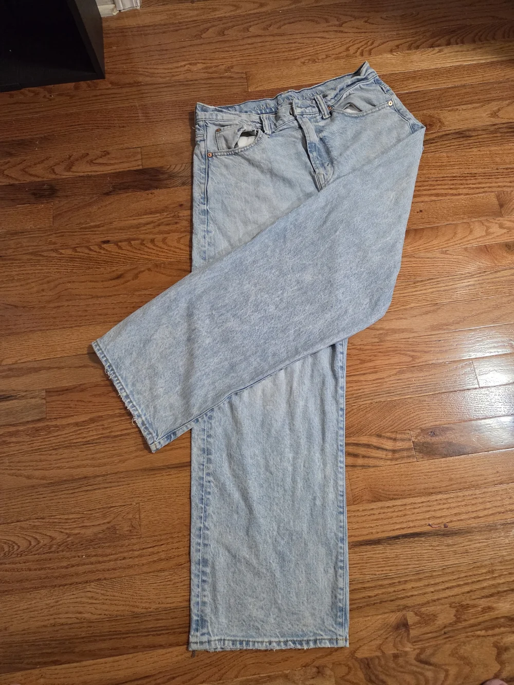 American Eagle Outfitters Light Wash Baggy Jeans